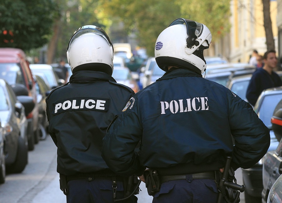 Καλλικράτεια: Δάγκωσε αστυνομικό επειδή θα την έγραφε για παράνομη στάθμευση